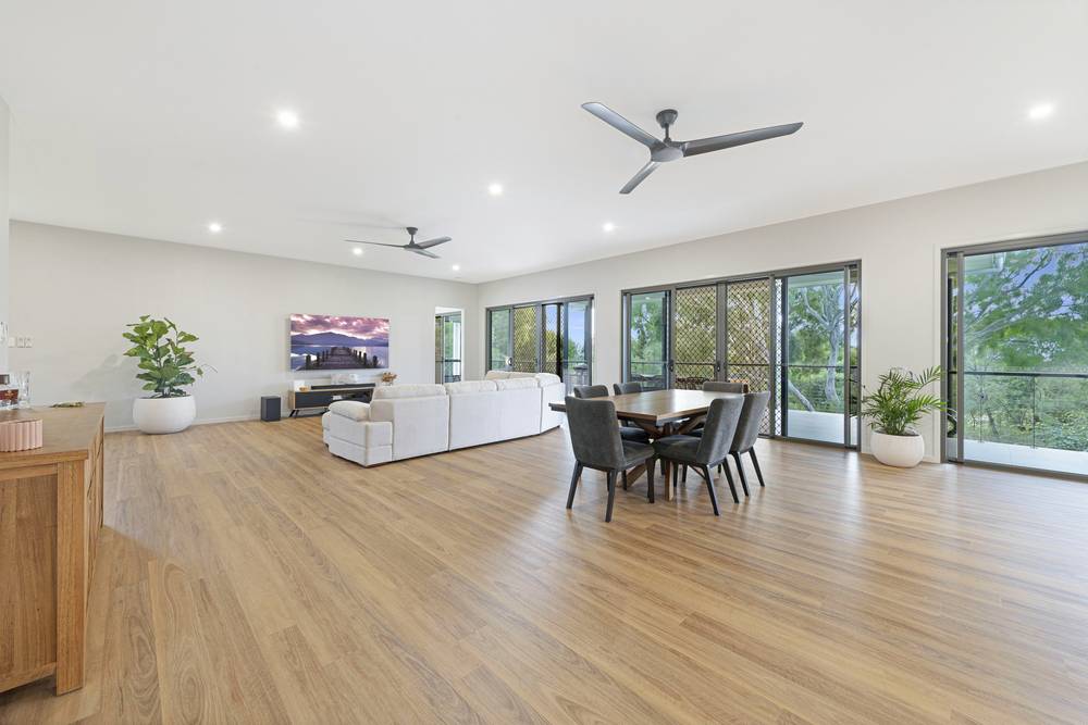 18 Sylvan Drive, Moore Park Beach, QLD 4670