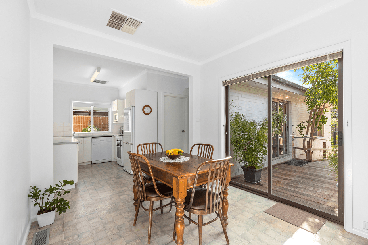 2/57 Jolimont Road, FOREST HILL, VIC 3131