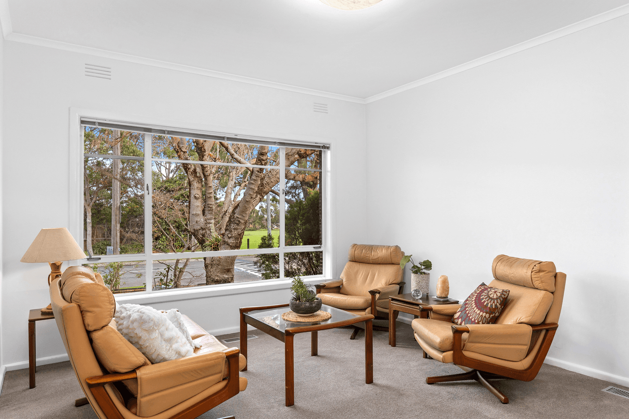 2/57 Jolimont Road, FOREST HILL, VIC 3131