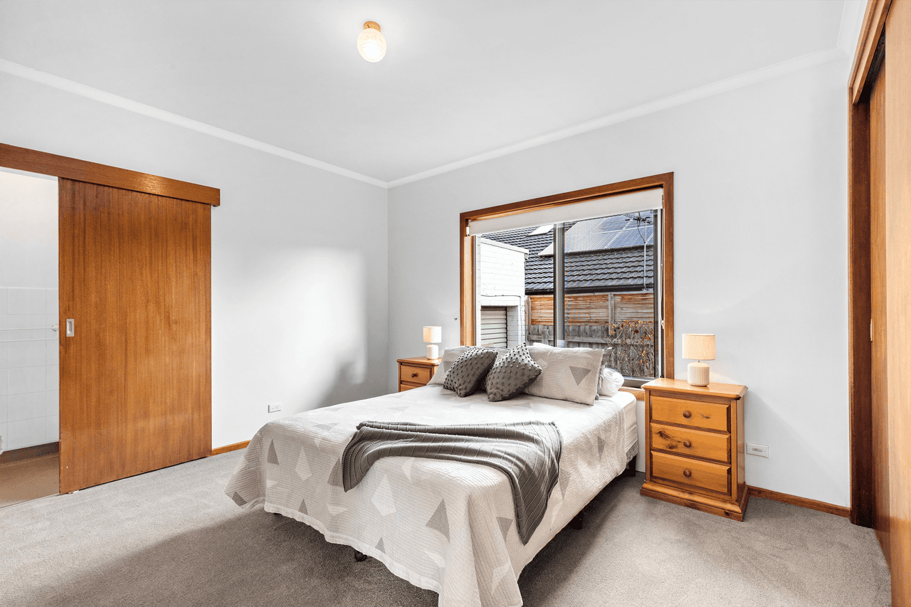 2/57 Jolimont Road, FOREST HILL, VIC 3131