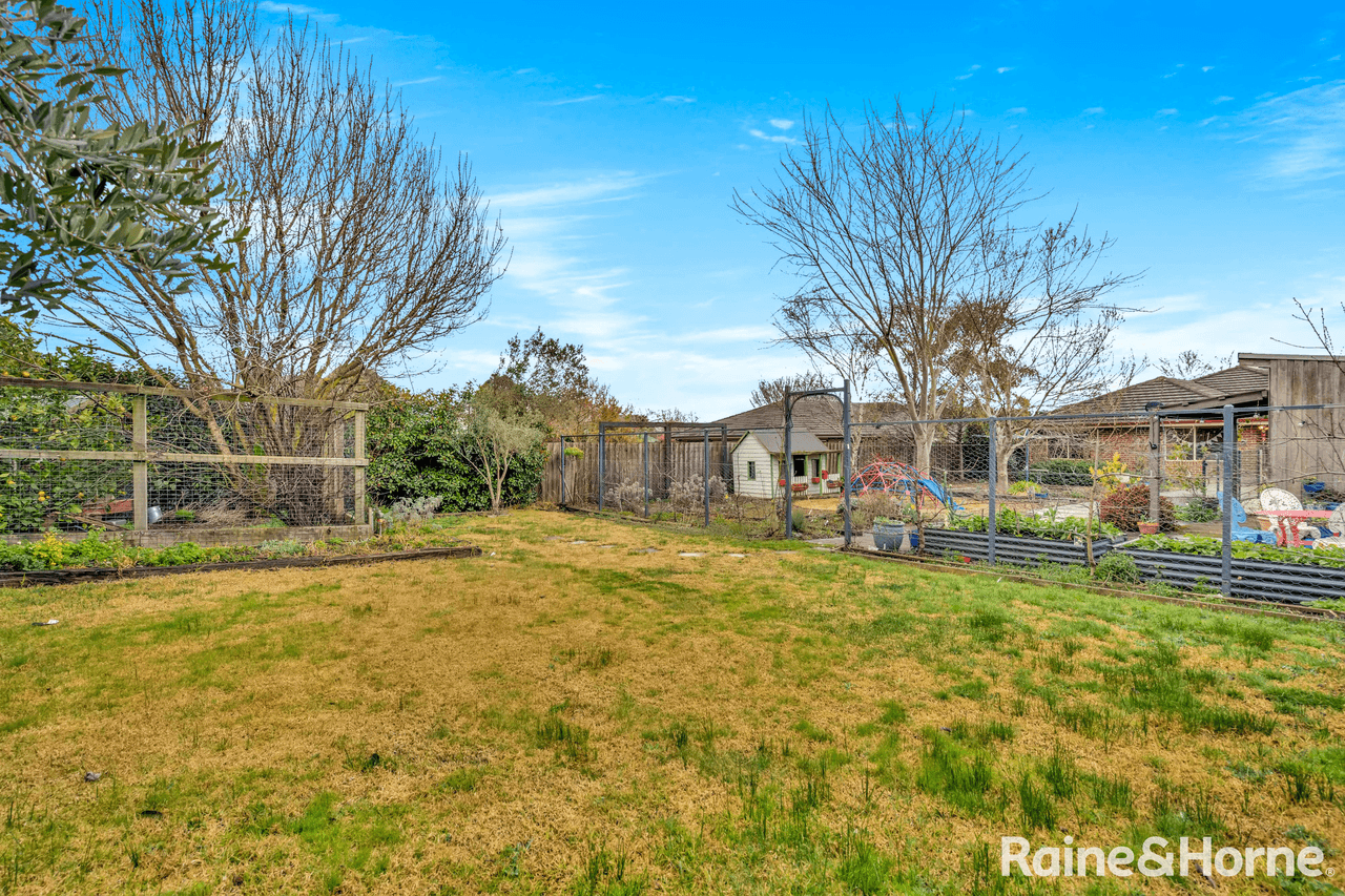 20 Dalray Crescent, NEW GISBORNE, VIC 3438