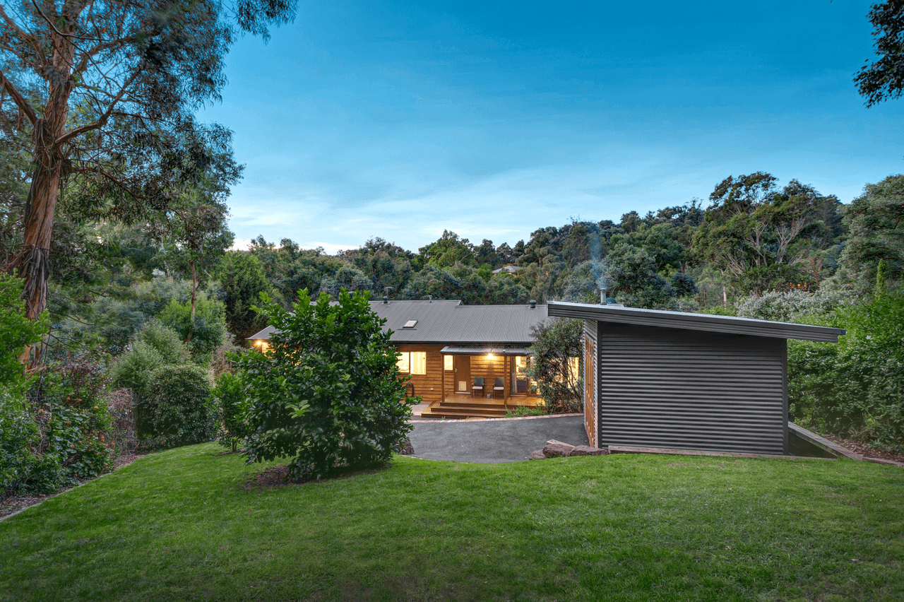 8 Brogil Road, NORTH WARRANDYTE, VIC 3113