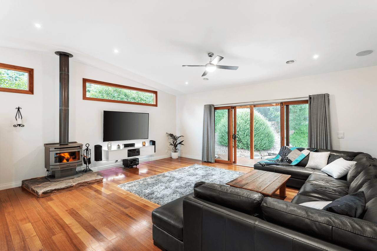 8 Brogil Road, NORTH WARRANDYTE, VIC 3113