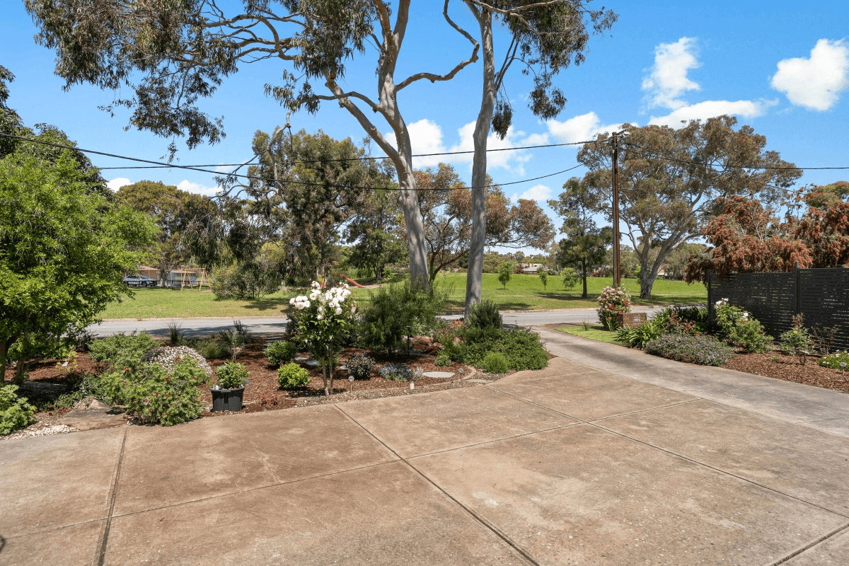 15 Serpentine Road, O'HALLORAN HILL, SA 5158