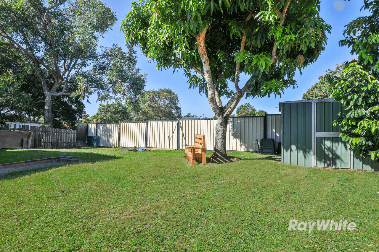 18 Calder Court, CRESTMEAD, QLD 4132