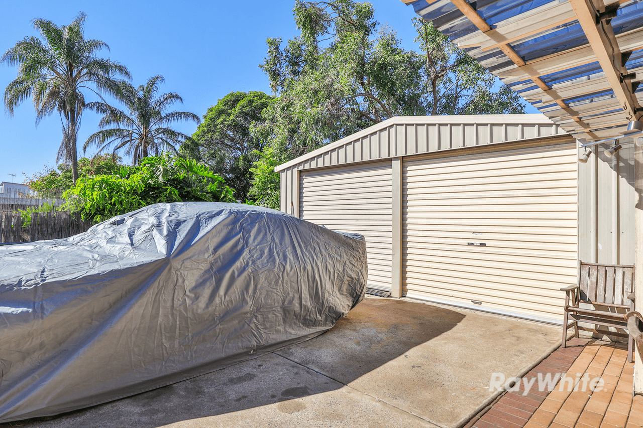 18 Calder Court, CRESTMEAD, QLD 4132