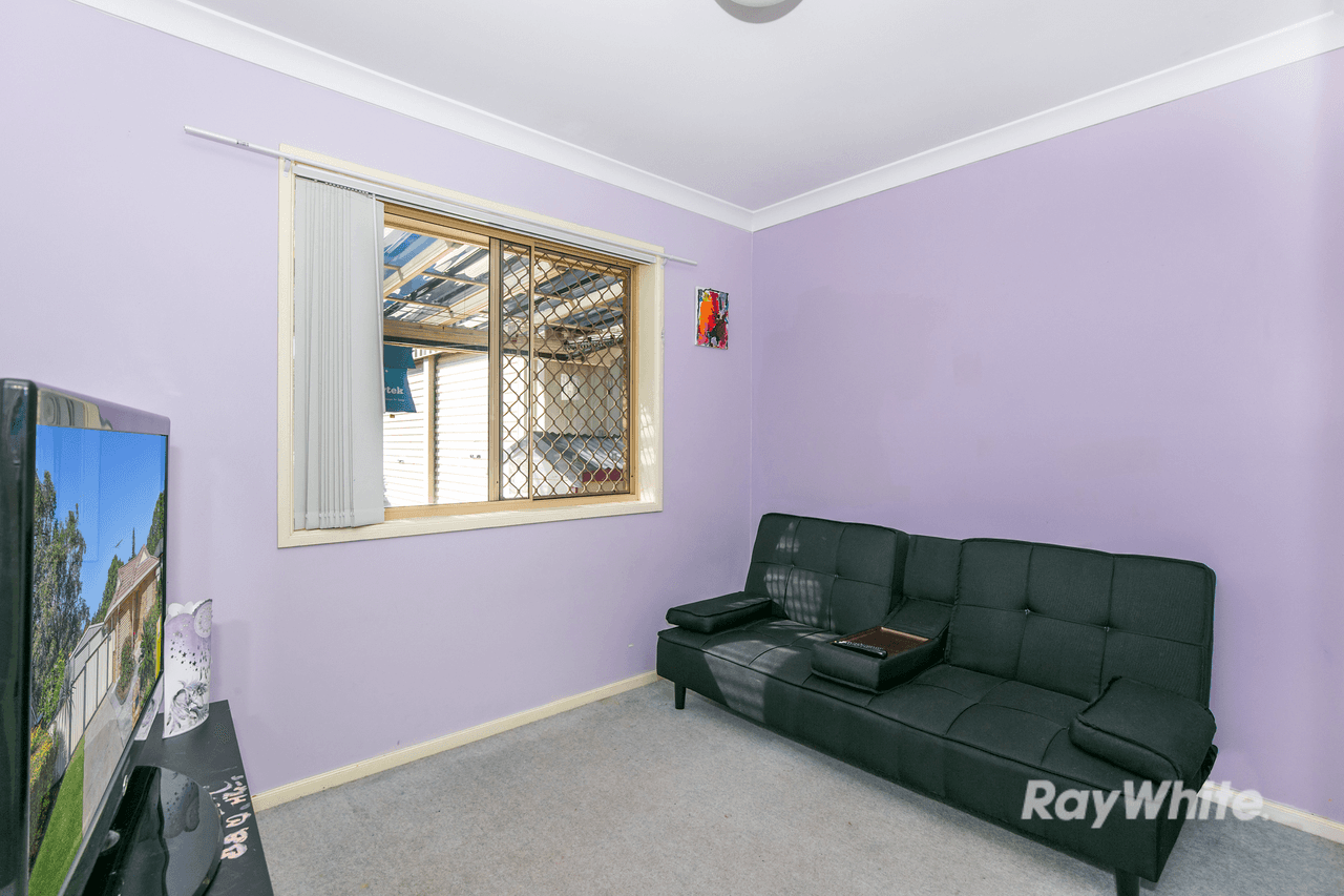 18 Calder Court, CRESTMEAD, QLD 4132