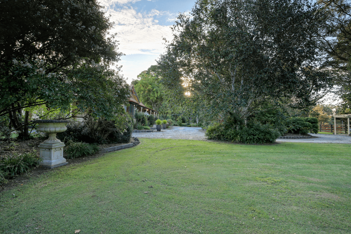 560 Paternoster Road, Mount Burnett, VIC 3781