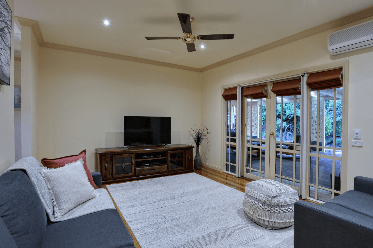 560 Paternoster Road, Mount Burnett, VIC 3781