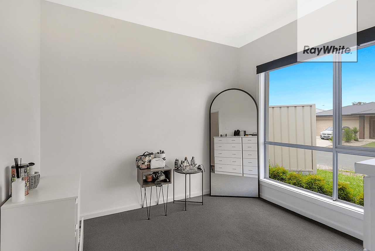 11 Churchill Drive, MODBURY NORTH, SA 5092