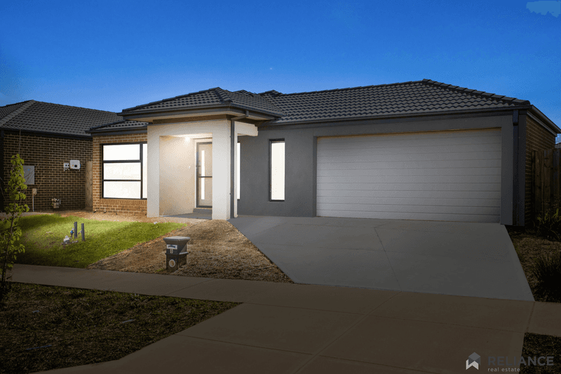 8 Toolern Waters Drive, Weir Views, VIC 3338