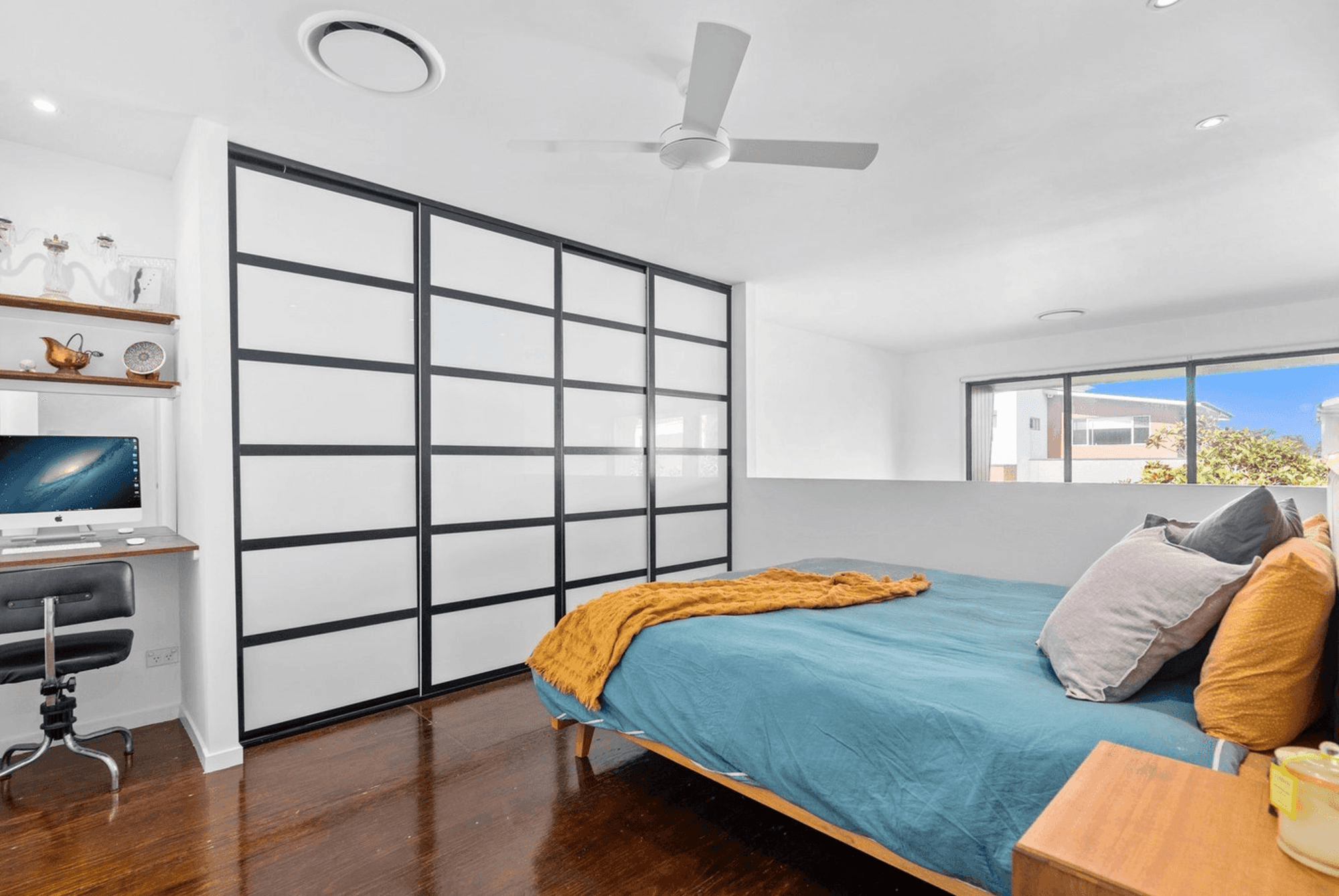 16 Lakefront Cres, VARSITY LAKES, QLD 4227