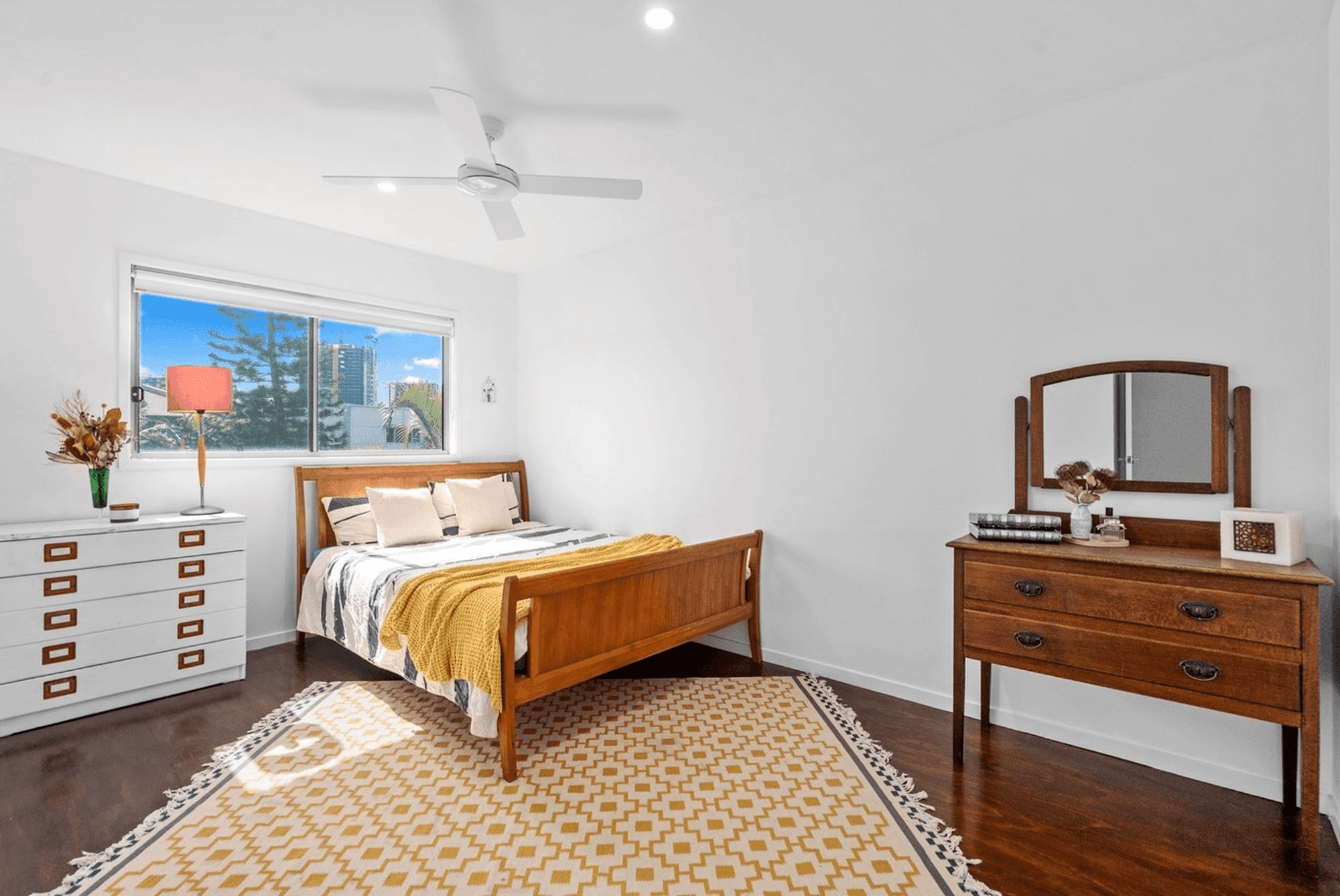 16 Lakefront Cres, VARSITY LAKES, QLD 4227