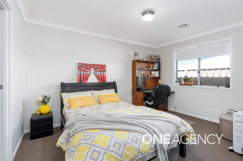 60 BARMEDMAN AVENUE, GOBBAGOMBALIN, NSW 2650