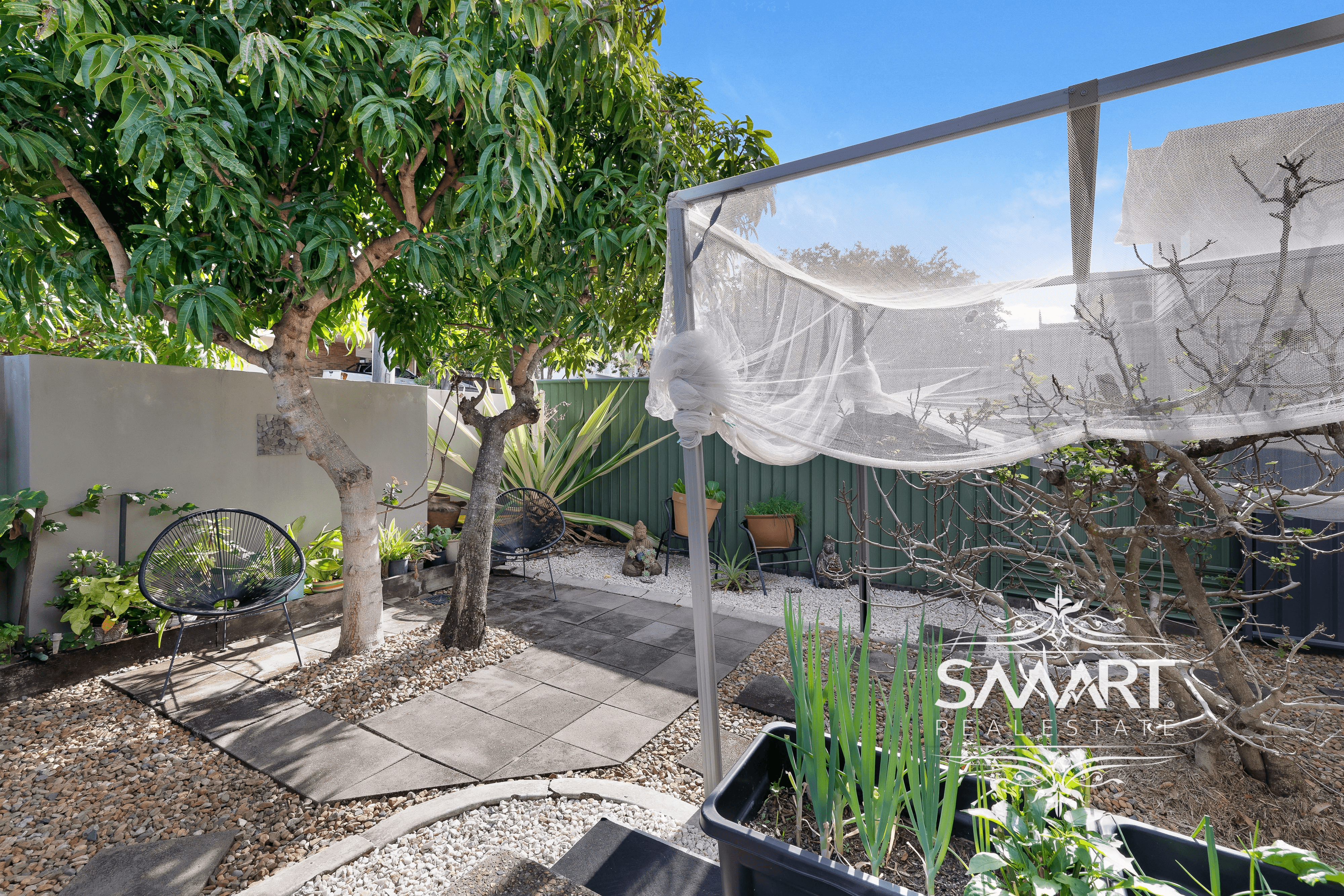 1/13 Thelma Avenue, BIGGERA WATERS, QLD 4216