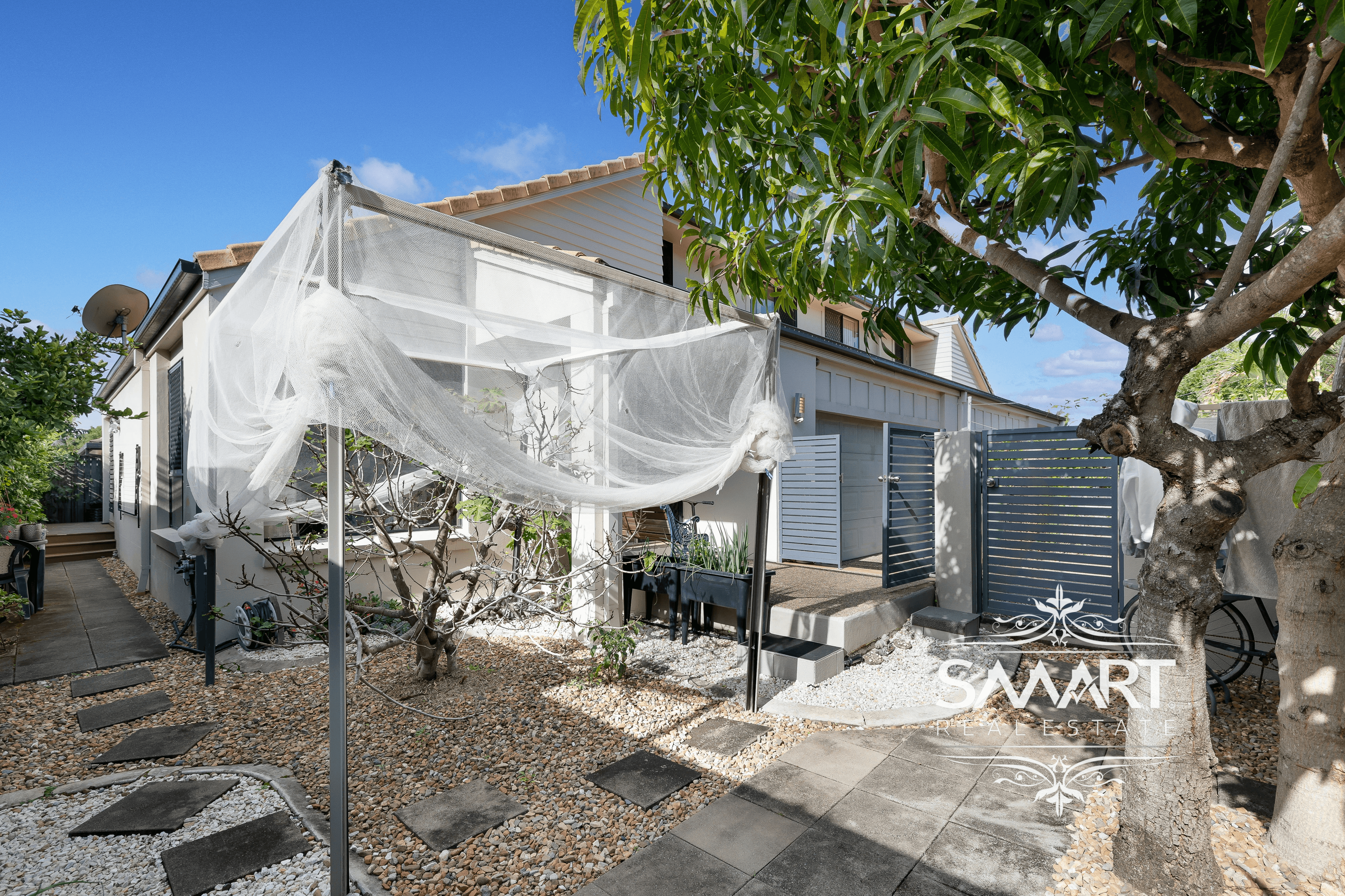 1/13 Thelma Avenue, BIGGERA WATERS, QLD 4216