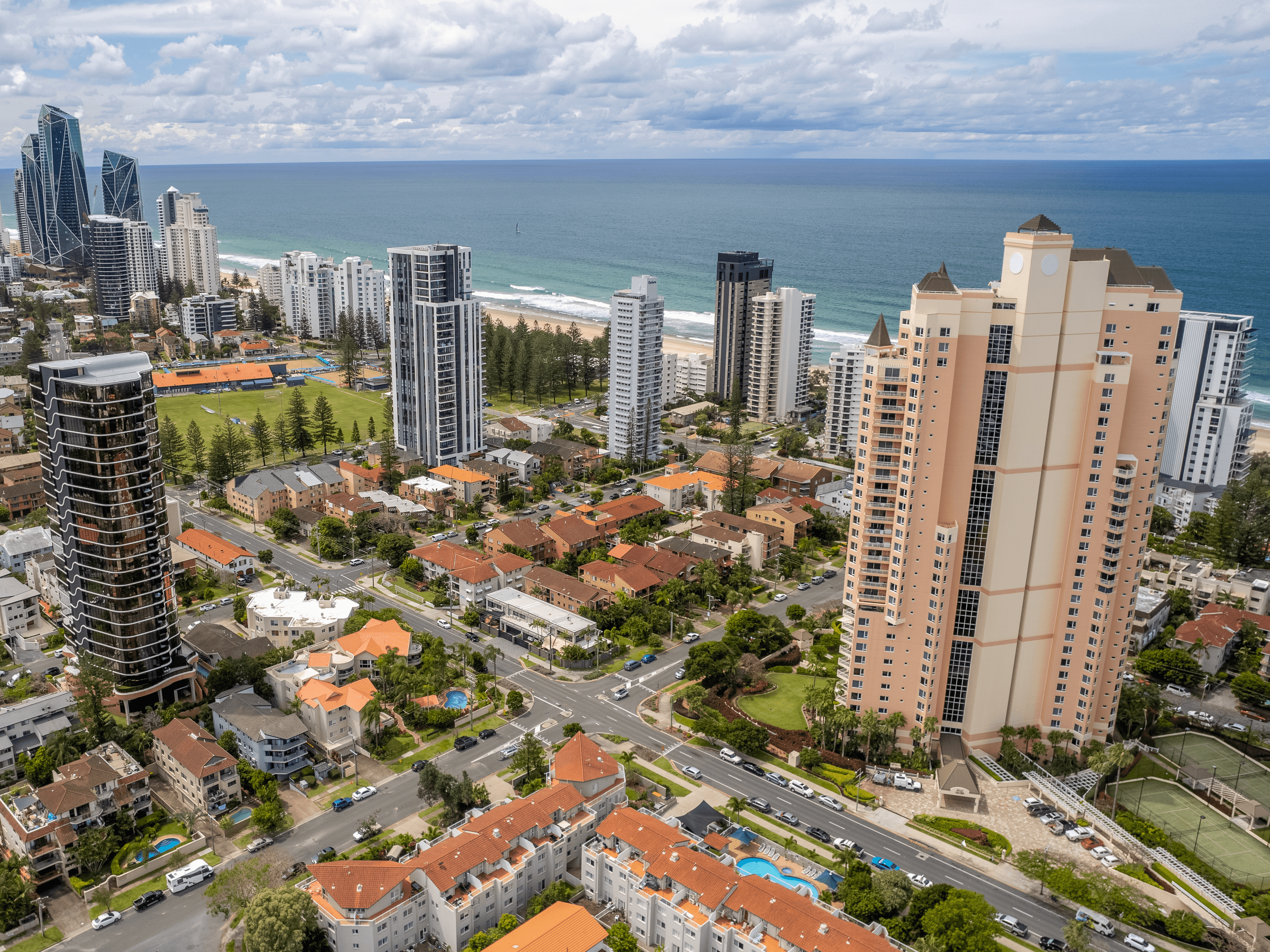 10/129 Surf Parade, BROADBEACH, QLD 4218