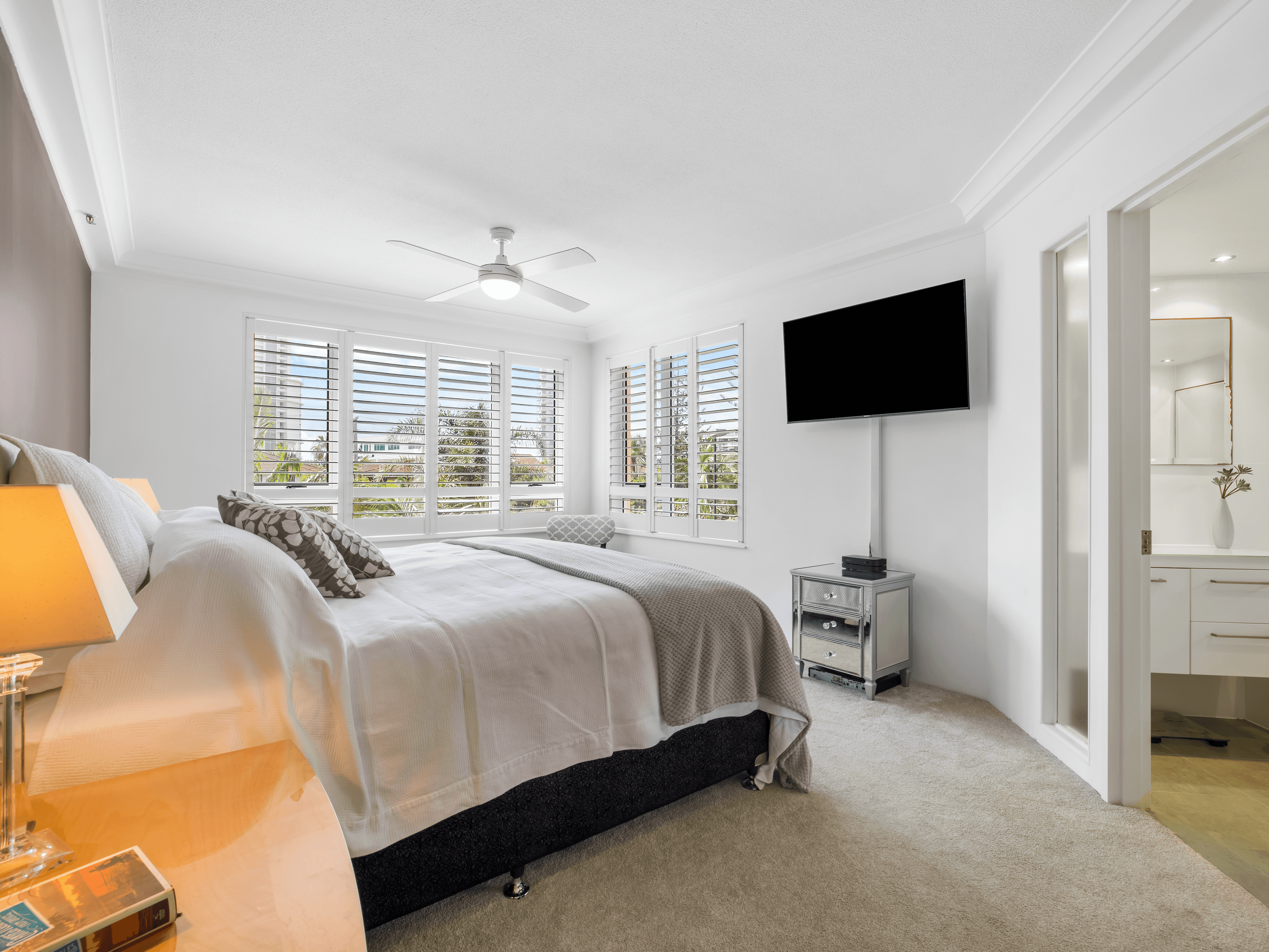 10/129 Surf Parade, BROADBEACH, QLD 4218