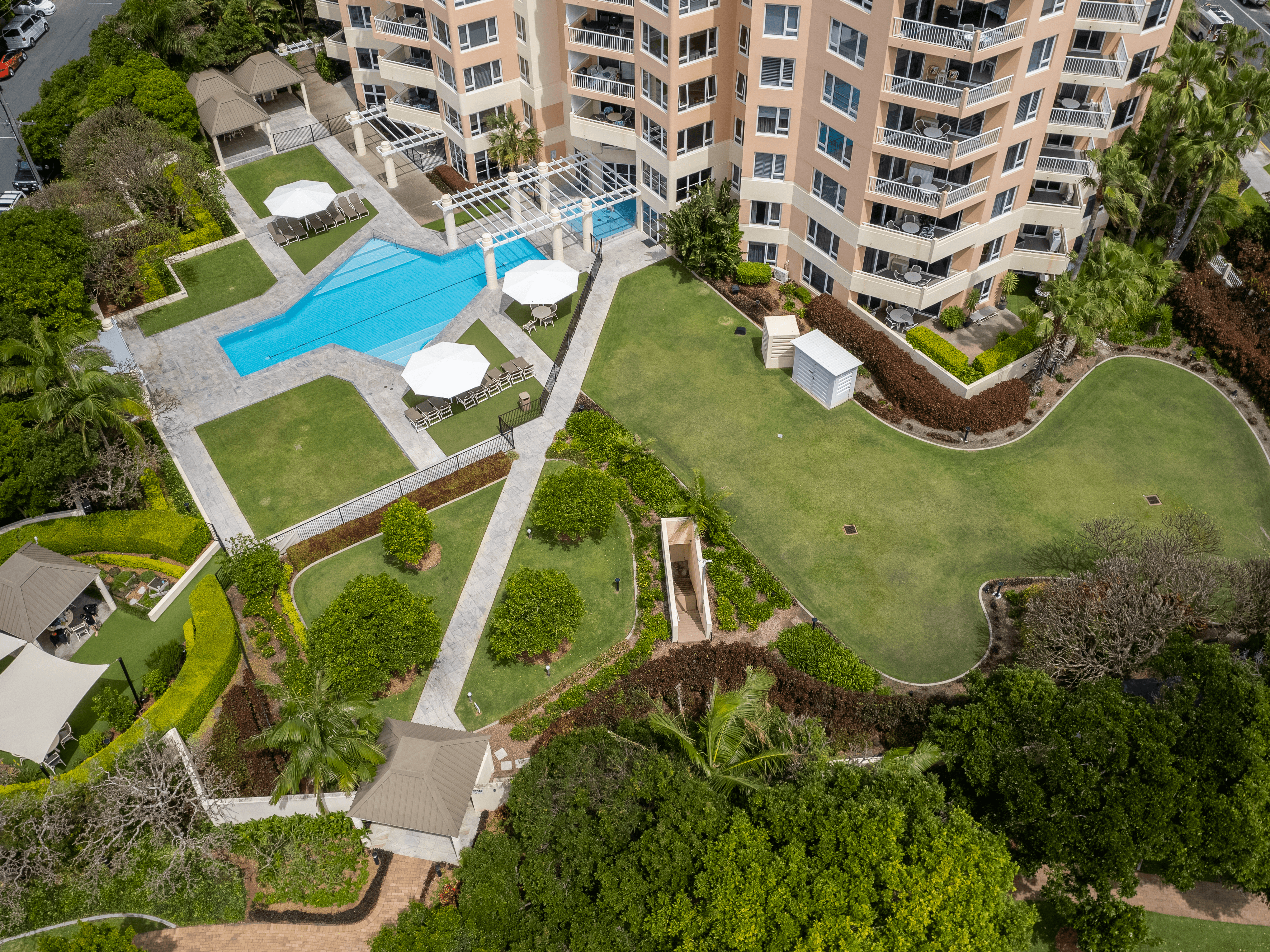 10/129 Surf Parade, BROADBEACH, QLD 4218