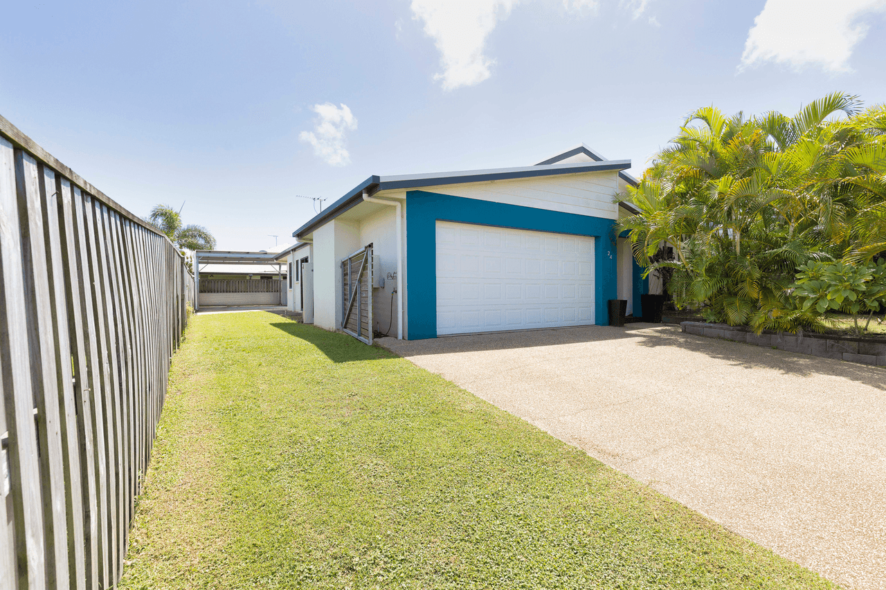 24 Miami Terrace, BLACKS BEACH, QLD 4740