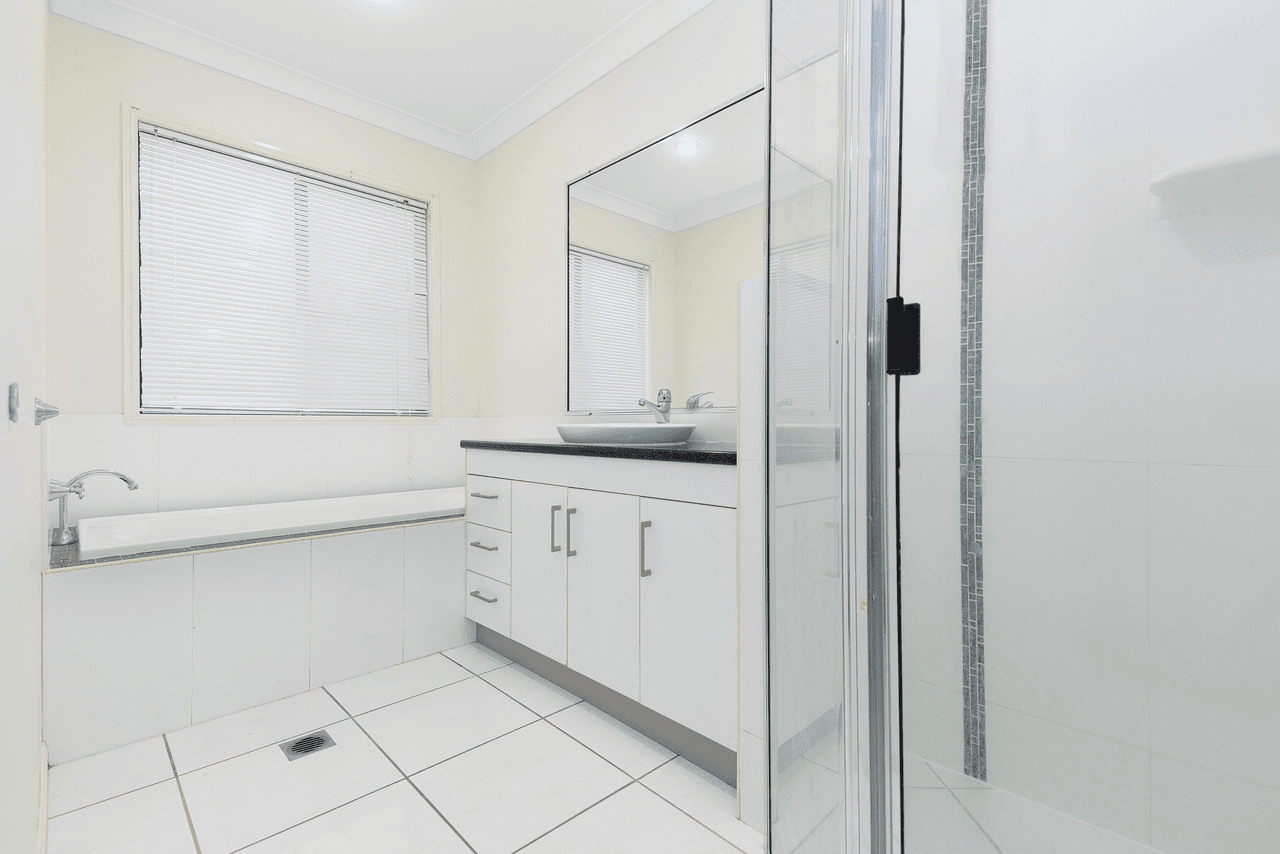 24 Miami Terrace, BLACKS BEACH, QLD 4740