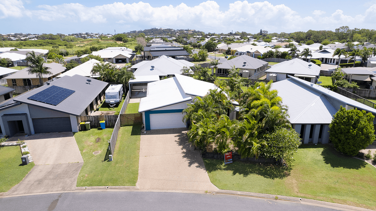 24 Miami Terrace, BLACKS BEACH, QLD 4740