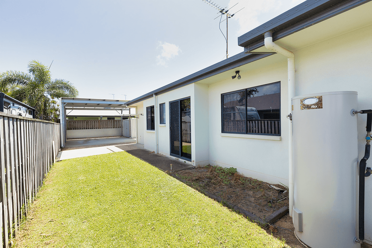 24 Miami Terrace, BLACKS BEACH, QLD 4740