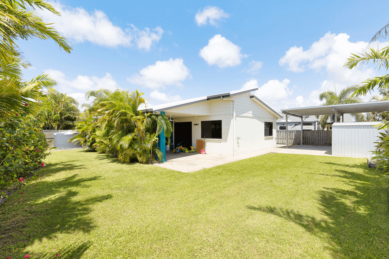 24 Miami Terrace, BLACKS BEACH, QLD 4740