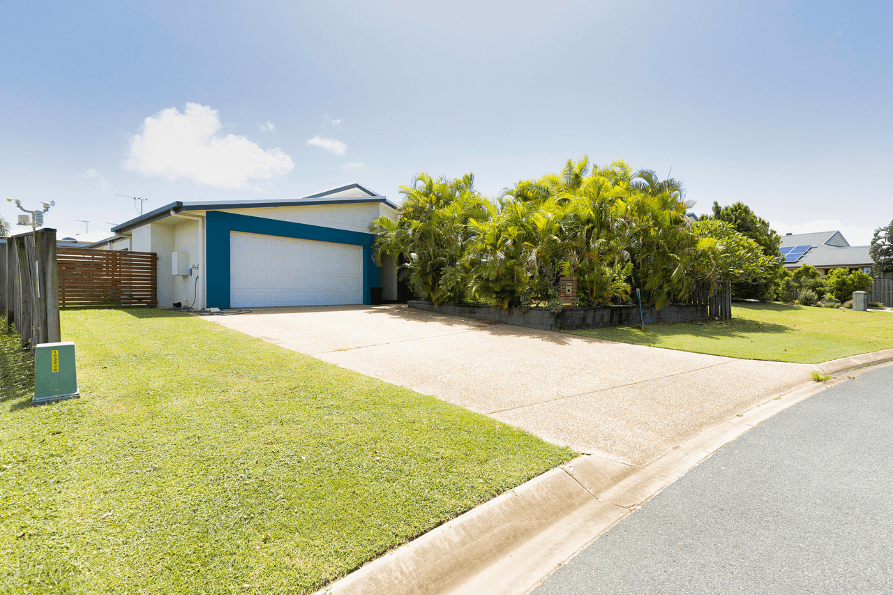 24 Miami Terrace, BLACKS BEACH, QLD 4740