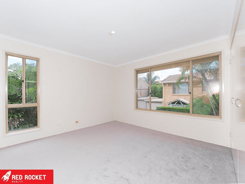 2/4 Fermont Road, Underwood, QLD 4119