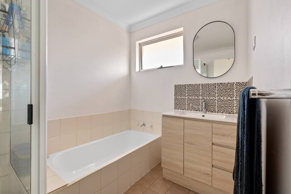 21 O'Connor Way, WEST LAMINGTON, WA 6430