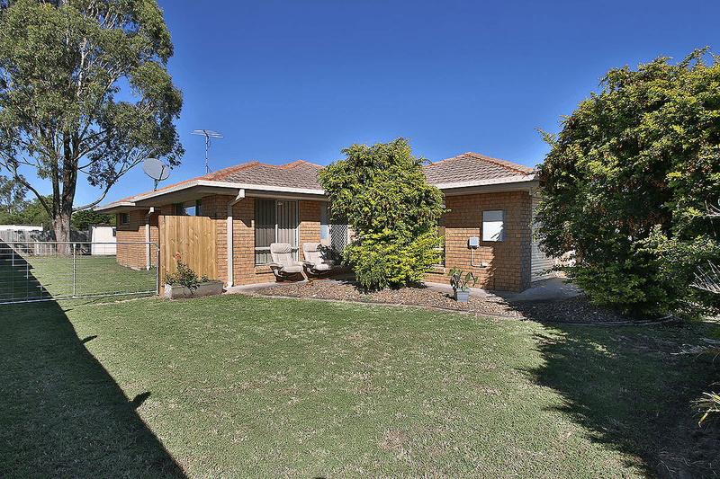 51 Selwyn St, North Booval, QLD 4304