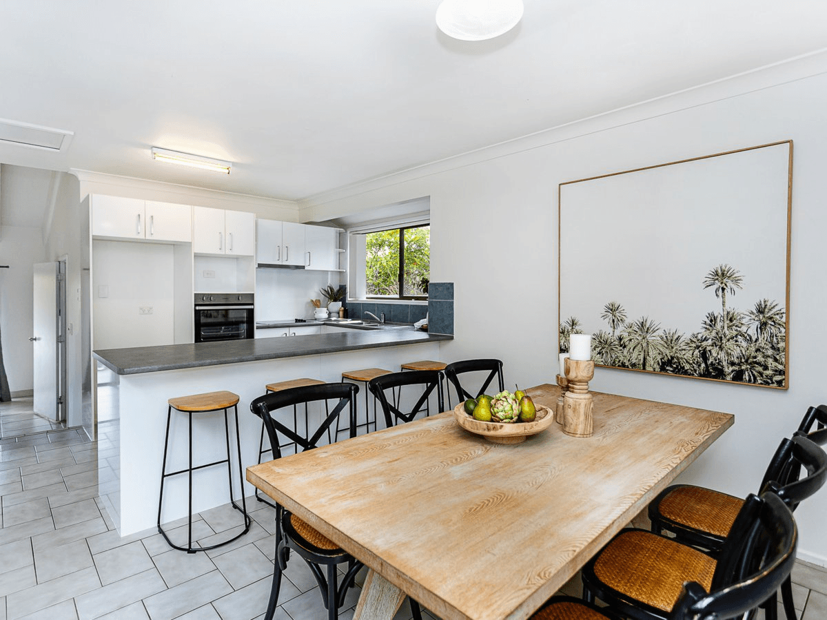 12 Equinox Court, MUDGEERABA, QLD 4213