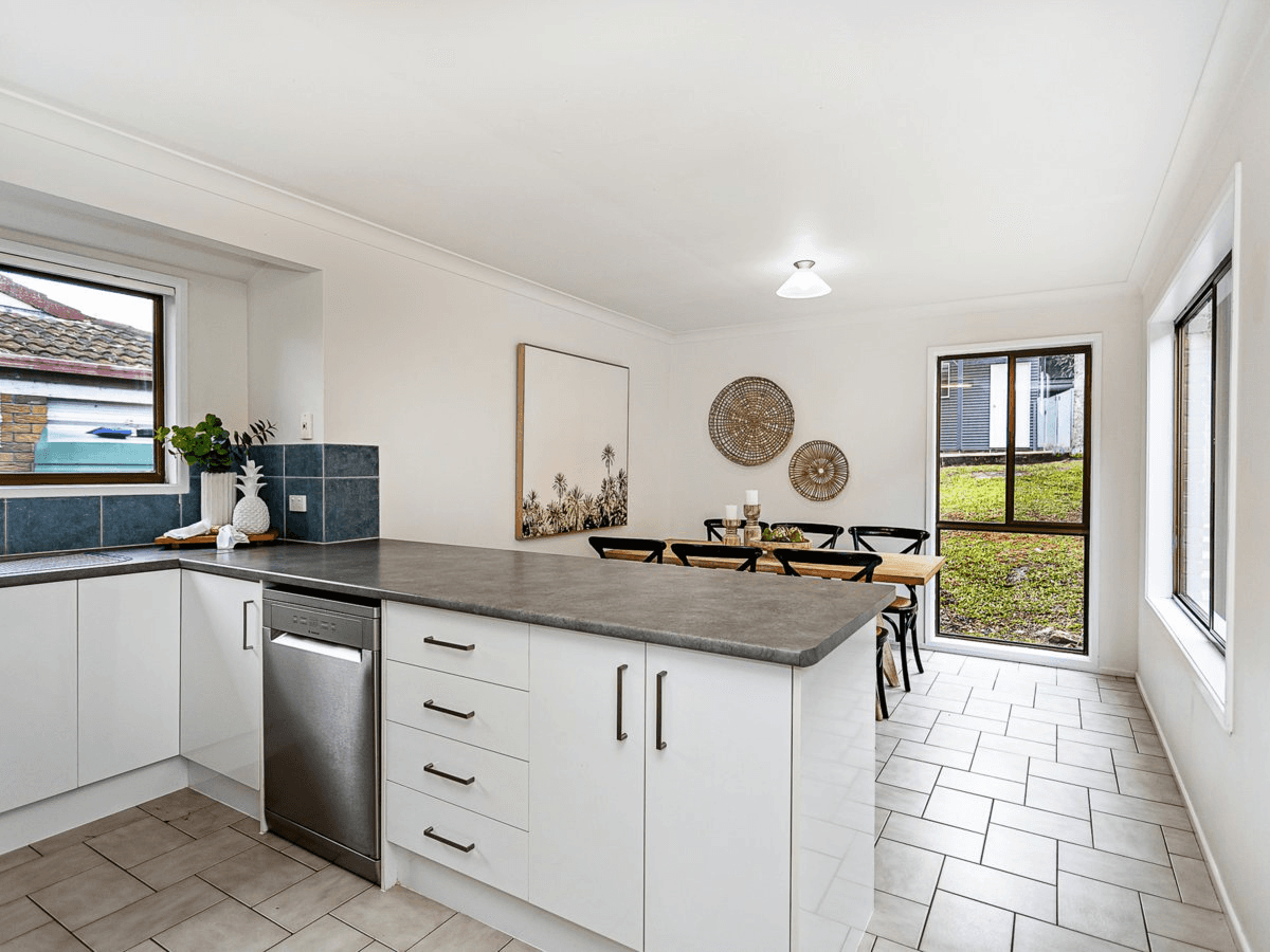 12 Equinox Court, MUDGEERABA, QLD 4213