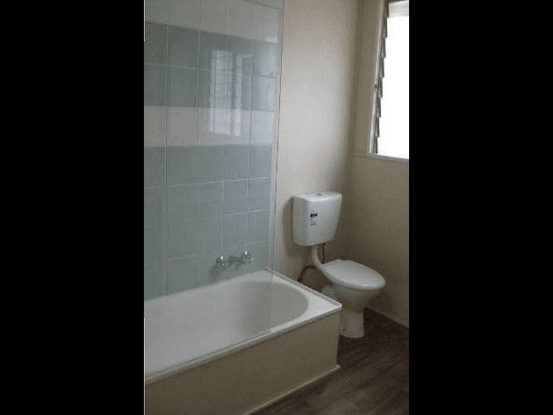 Unit 1 ,2 & 3/7 Box Street, CLERMONT, QLD 4721