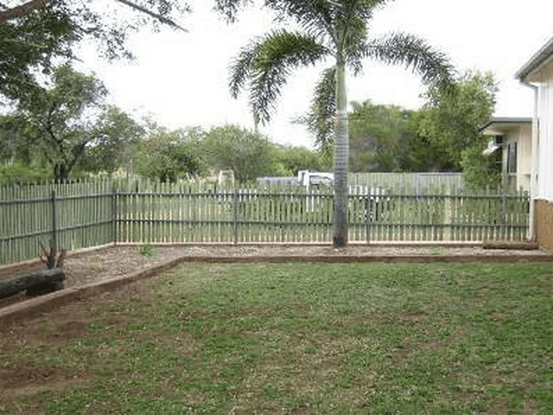 Unit 1 ,2 & 3/7 Box Street, CLERMONT, QLD 4721