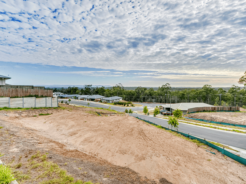 5 SUNBURY WAY, DEEBING HEIGHTS, QLD 4306