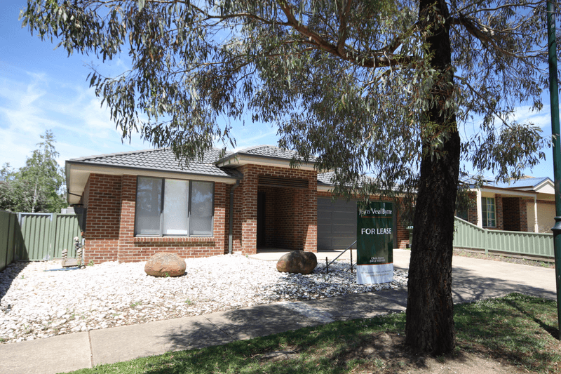 14 Waterford Drive, Miners Rest, VIC 3352