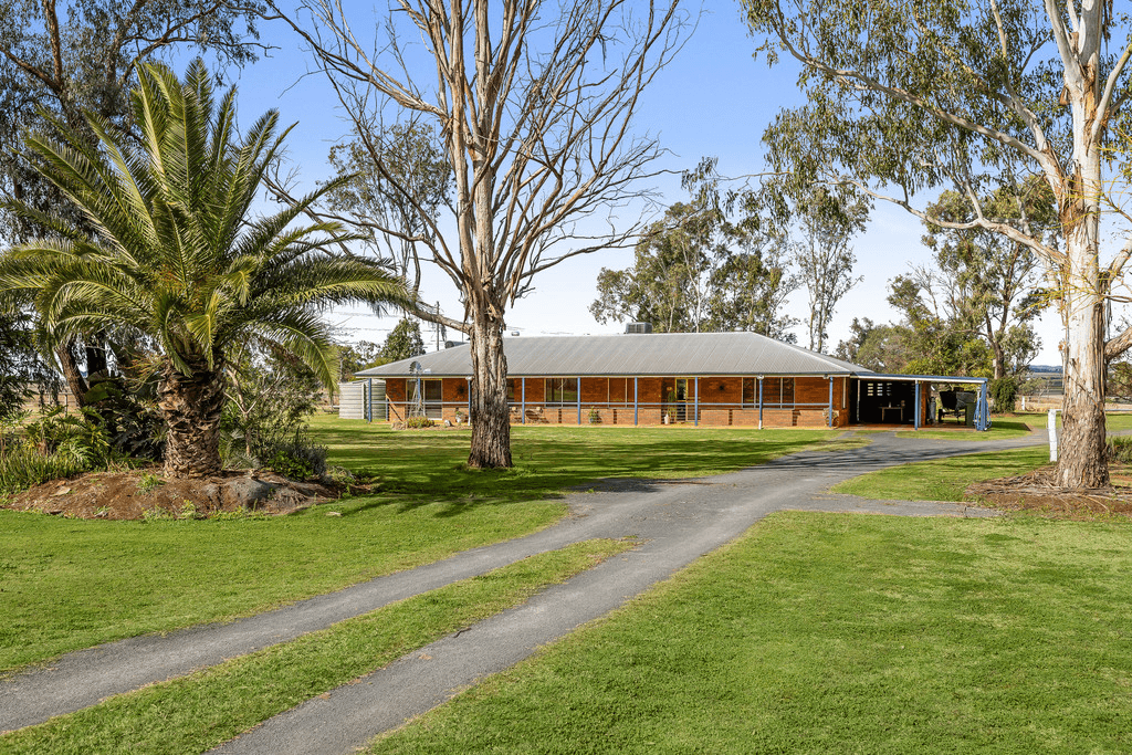 113 Oakey Crosshill Road, OAKEY, QLD 4401