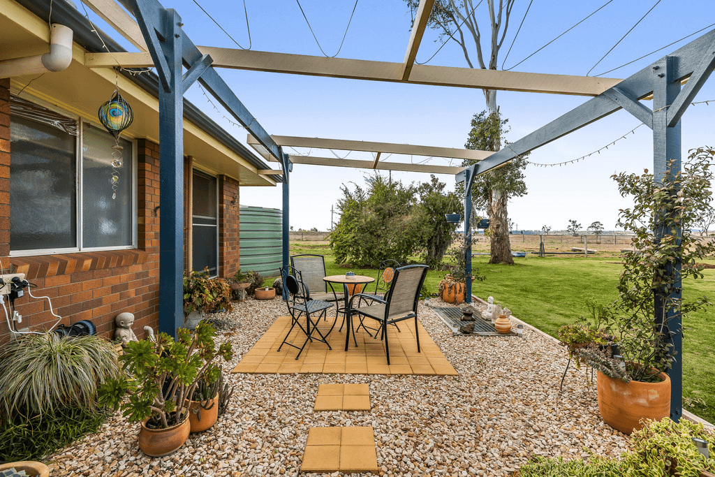 113 Oakey Crosshill Road, OAKEY, QLD 4401