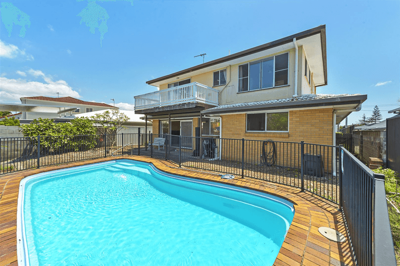 20 Vaggelas Crescent, Biggera Waters, QLD 4216