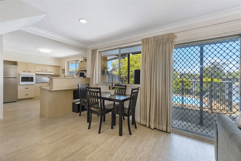 20 Vaggelas Crescent, Biggera Waters, QLD 4216