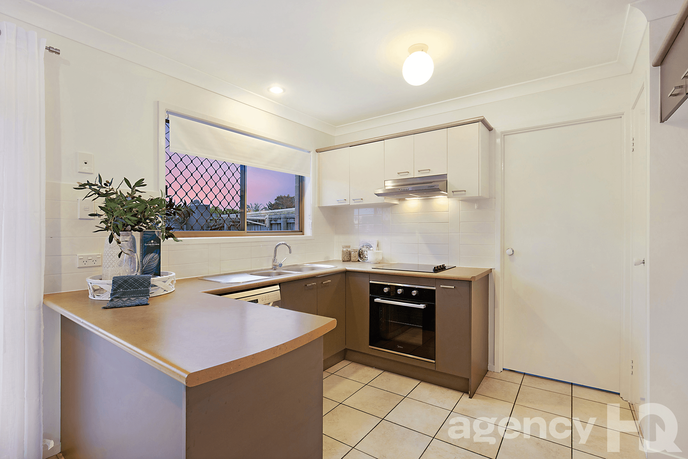 13/8 Earnshaw Street, CALAMVALE, QLD 4116