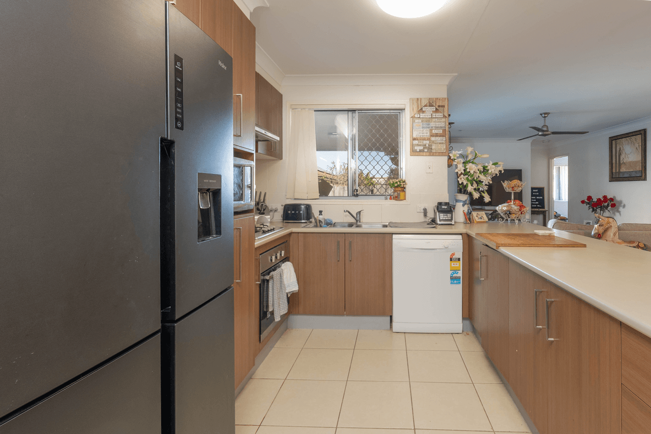 4 Nixon Drive, NORTH BOOVAL, QLD 4304