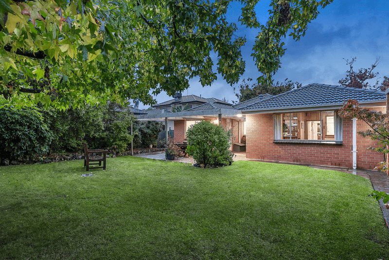 21 Willow Avenue, GLEN WAVERLEY, VIC 3150