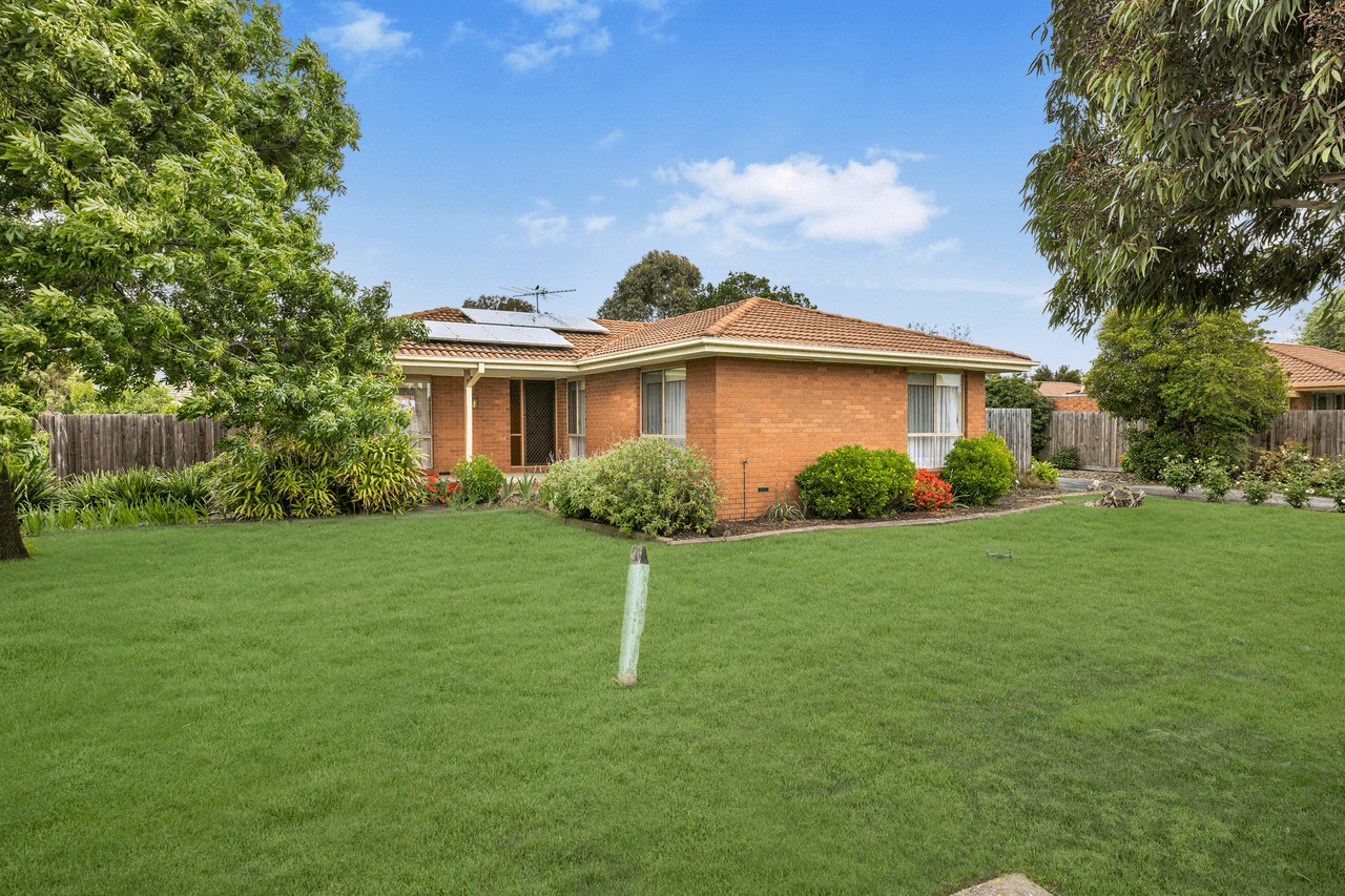 8 Ti Tree Lane, KOO WEE RUP, VIC 3981