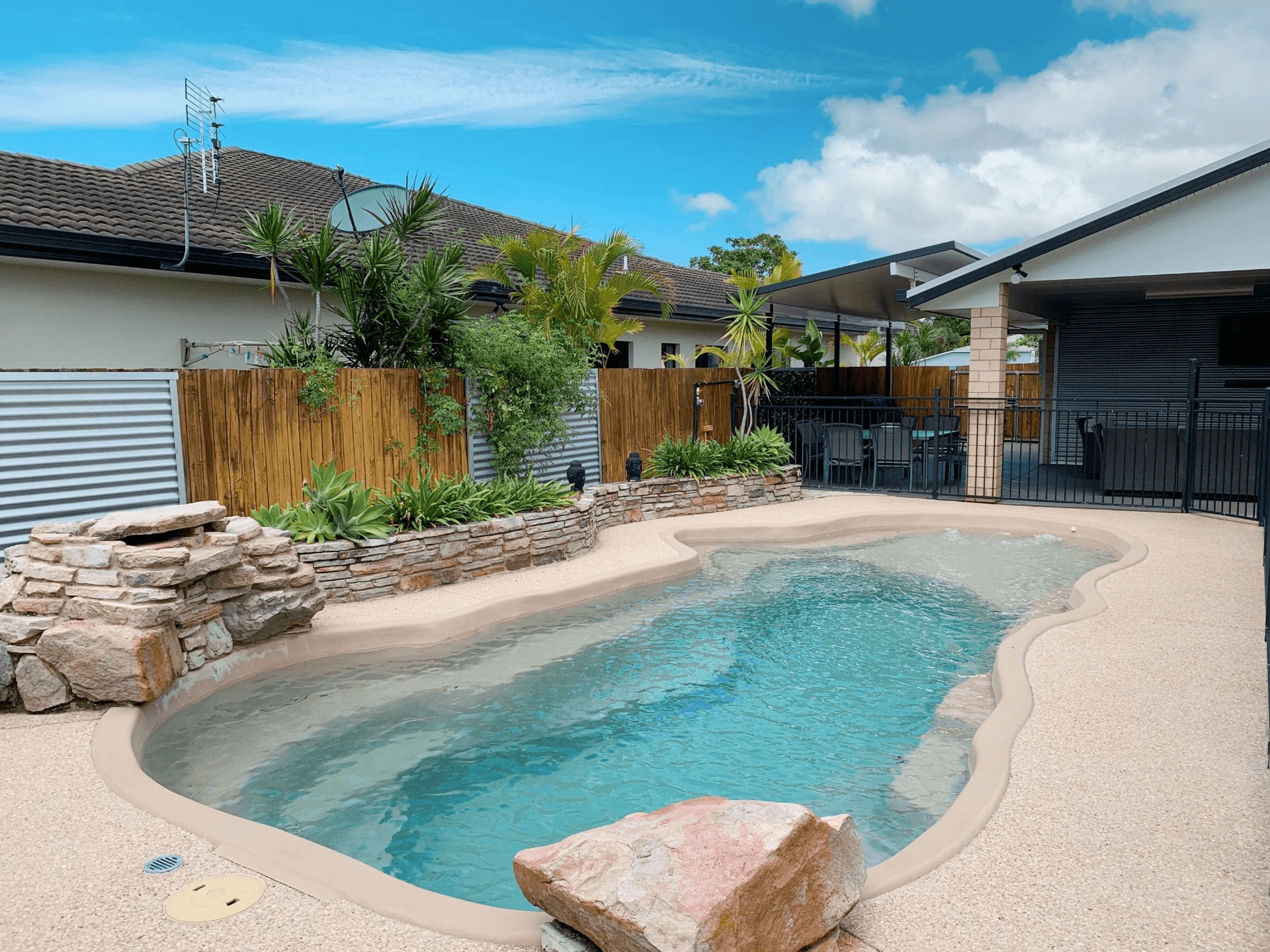 8 Garraway Street, WEST MACKAY, QLD 4740