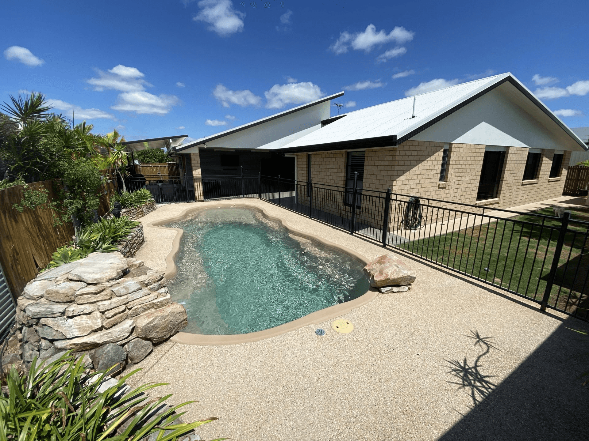 8 Garraway Street, WEST MACKAY, QLD 4740