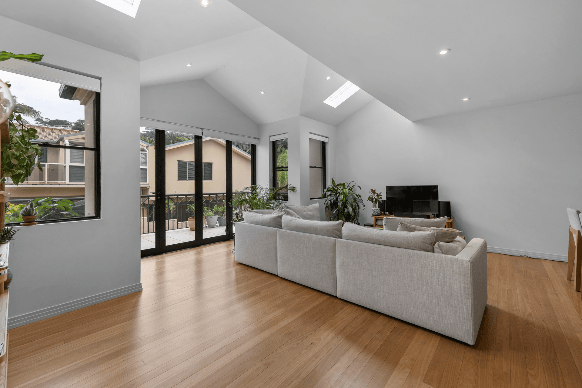 2/8 Campbell Crescent, Terrigal, NSW 2260