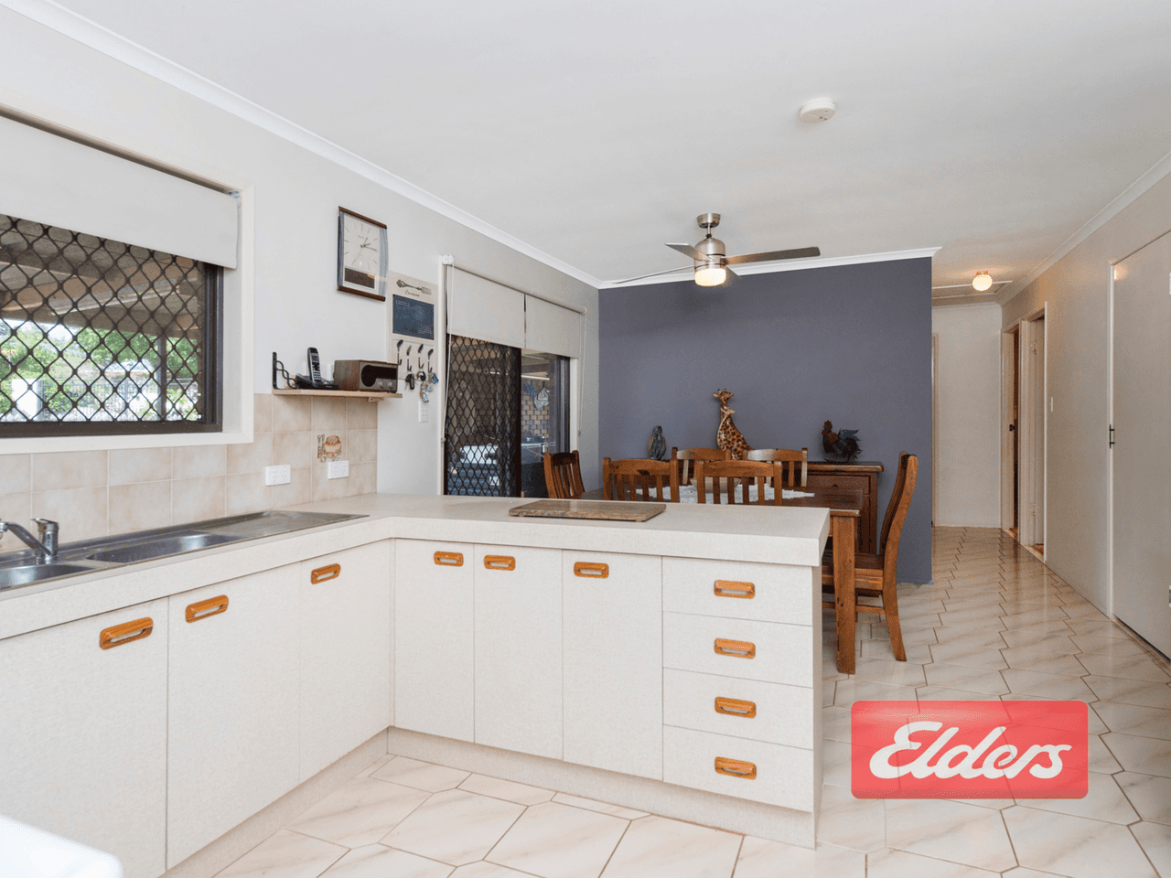 1 Kiewa Drive, LOGANHOLME, QLD 4129